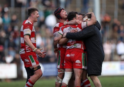 100526 - Ebbw Vale v Llandovery RFC - Super Rygbi Cymru Grand Final - Llandovery celebrate the victory at full time 