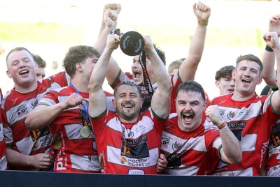 100526 - Ebbw Vale v Llandovery RFC - Super Rygbi Cymru Grand Final - Lee Rees of Llandovery lifts the trophy
