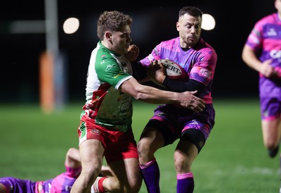161025 - Ebbw Vale v Llandovery, Super Rugbi Cymru - Dorian Jones of Ebbw Vale holds off Corey Baldwin of Llandovery