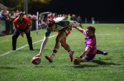 161025 - Ebbw Vale v Llandovery, Super Rugbi Cymru - Tomi Lewis of Llandovery races in to score try