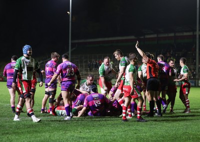 161025 - Ebbw Vale v Llandovery, Super Rugbi Cymru - Charlie Manship of Ebbw Vale powers over to score try