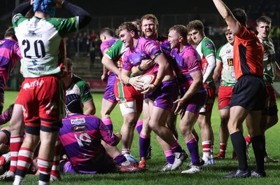 161025 - Ebbw Vale v Llandovery, Super Rugbi Cymru - Charlie Manship of Ebbw Vale powers over to score try