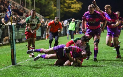 161025 - Ebbw Vale v Llandovery, Super Rugbi Cymru - Dom Franchi of Ebbw Vale powers over to score try