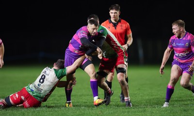 161025 - Ebbw Vale v Llandovery, Super Rugbi Cymru - Dorian Jones of Ebbw Vale attacks