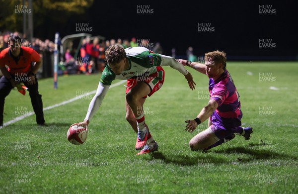 161025 - Ebbw Vale v Llandovery, Super Rugbi Cymru - Tomi Lewis of Llandovery races in to score try