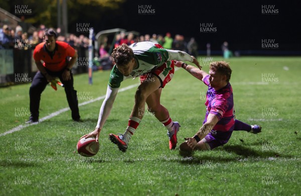 161025 - Ebbw Vale v Llandovery, Super Rugbi Cymru - Tomi Lewis of Llandovery races in to score try
