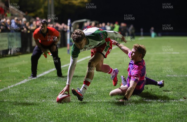161025 - Ebbw Vale v Llandovery, Super Rugbi Cymru - Tomi Lewis of Llandovery races in to score try
