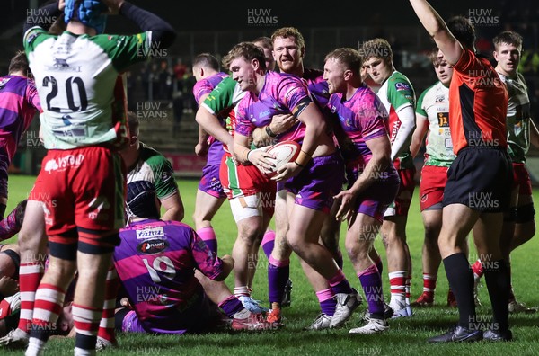 161025 - Ebbw Vale v Llandovery, Super Rugbi Cymru - Charlie Manship of Ebbw Vale powers over to score try