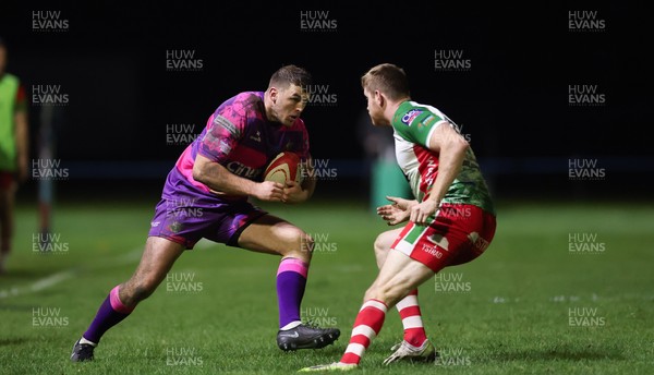 161025 - Ebbw Vale v Llandovery, Super Rugbi Cymru - Ethan Phillips of Ebbw Vale attacks