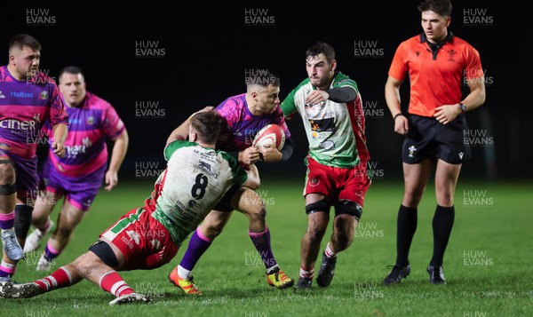 161025 - Ebbw Vale v Llandovery, Super Rugbi Cymru - Dorian Jones of Ebbw Vale attacks