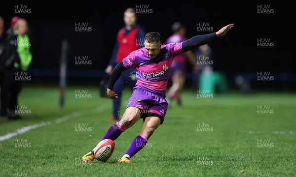 161025 - Ebbw Vale v Llandovery, Super Rugbi Cymru - Dorian Jones of Ebbw Vale kicks conversion