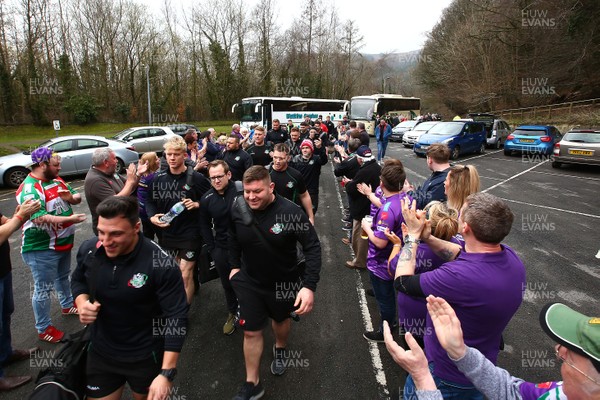 070418 - Ebbw Vale RFC v Merthyr RFC - WRU National Cup - Semi Final - Players and coaching staff of Ebbw Vale arrive at the ground  