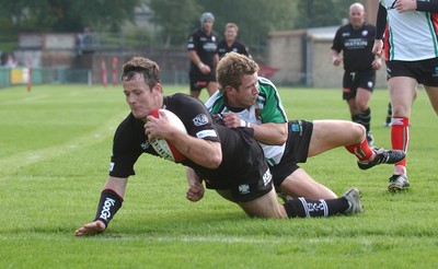 160906 - Ebbw Vale v Neath - The Principality Premiership - Neath's Gareth King dives in for try 