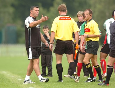 160906 - Ebbw Vale v Neath - The Principality Premiership - Neath Coach Rowland Phillips confronts the referee's about the final kick of the game 