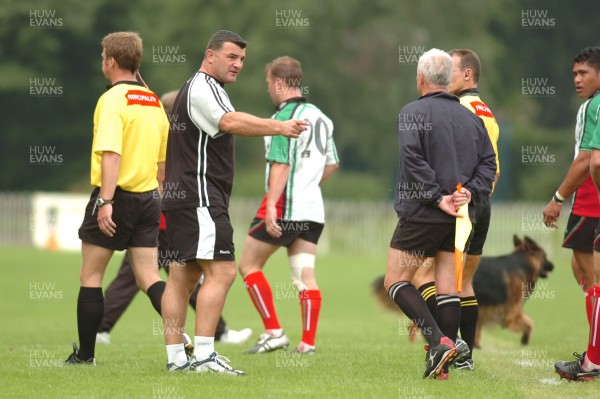 160906 - Ebbw Vale v Neath - The Principality Premiership - Neath Coach Rowland Phillips confronts the referee's about the final kick of the game 