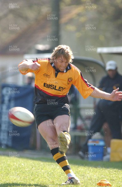 050403 - Ebbw Vale v Newport - Principality Cup Quarter Final - Newport's Percy Montgomery attempts a kick at goal