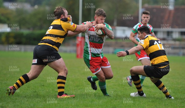 160917 - Ebbw Vale v Newport - Principality Premiership - Ebbw's Ronny Kynes splits the Newport defence