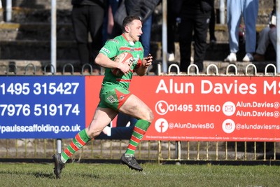 010325 - Ebbw Vale v Newport - Super Rygbi Cymru - Ryan Gardner of Ebbw Vale runs in to score a try