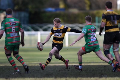 010325 - Ebbw Vale v Newport - Super Rygbi Cymru - David Richards of Newport