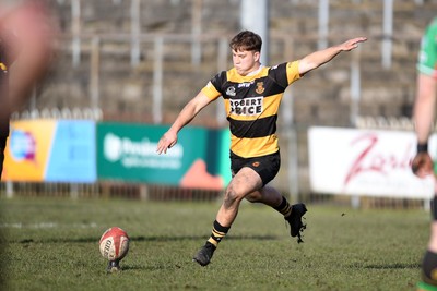 010325 - Ebbw Vale v Newport - Super Rygbi Cymru - Jack Lloyd of Newport kicks a penalty