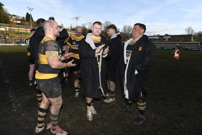 010325 - Ebbw Vale v Newport - Super Rygbi Cymru - Dejected Newport at full time