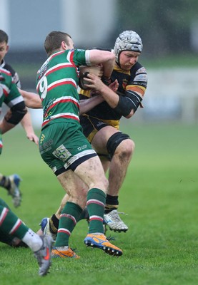 030526 - Ebbw Vale v Newport RFC, Super Rugbi Cymru Play Off Semi-Final - Hunter Ward of Newport charges foward