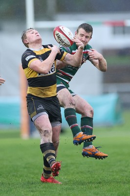 030526 - Ebbw Vale v Newport RFC, Super Rugbi Cymru Play Off Semi-Final - Oli Andrew of Newport and Jon Evans of Ebbw Vale compete for the ball