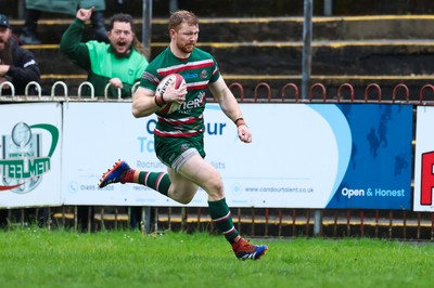 030526 - Ebbw Vale v Newport RFC, Super Rugbi Cymru Play Off Semi-Final - Dafydd Thomas of Ebbw Vale