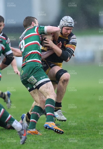 030526 - Ebbw Vale v Newport RFC, Super Rugbi Cymru Play Off Semi-Final - Hunter Ward of Newport charges foward