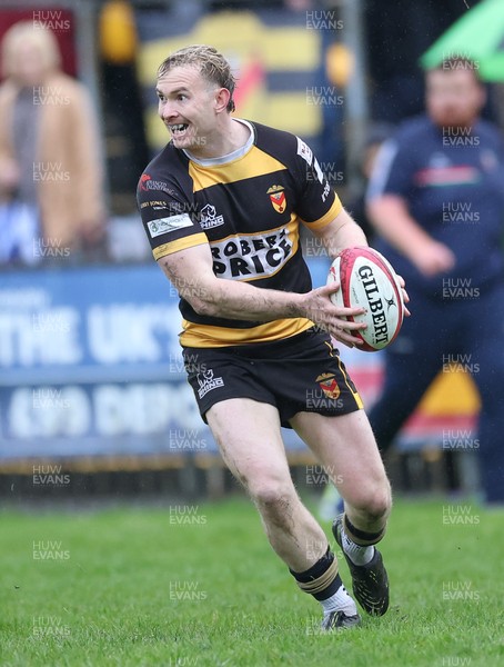 030526 - Ebbw Vale v Newport RFC, Super Rugbi Cymru Play Off Semi-Final - Carwyn Penny of Newport