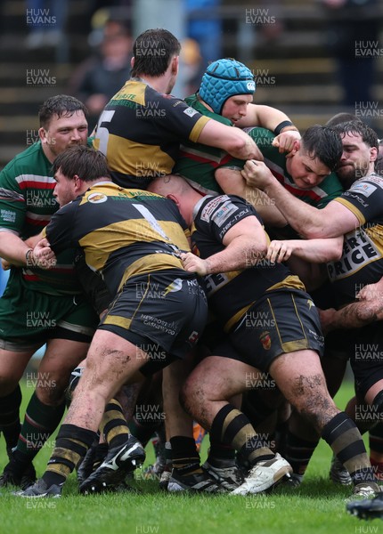 030526 - Ebbw Vale v Newport RFC, Super Rugbi Cymru Play Off Semi-Final - New port and Ebbw Vale compete 