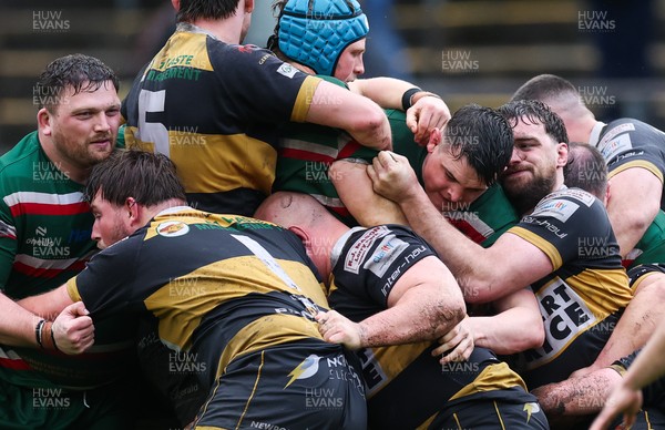 030526 - Ebbw Vale v Newport RFC, Super Rugbi Cymru Play Off Semi-Final - New port and Ebbw Vale compete 