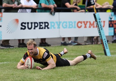 180525 - Ebbw Vale  v Newport RFC, Super Rygbi Cymru Grand Final - Carwyn Penny of Newport dives in to score try