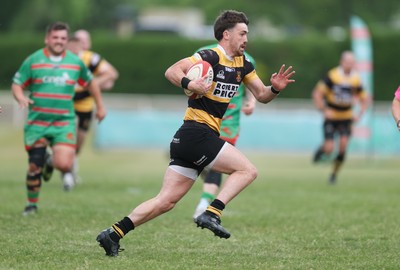 180525 - Ebbw Vale  v Newport RFC, Super Rygbi Cymru Grand Final - Iestyn Galton of Newport races in to score try