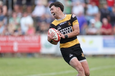 180525 - Ebbw Vale  v Newport RFC, Super Rygbi Cymru Grand Final - Iestyn Galton of Newport races in to score try