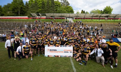 180525 - Ebbw Vale  v Newport RFC, Super Rygbi Cymru Grand Final - Newport Players celebrate with their fans
