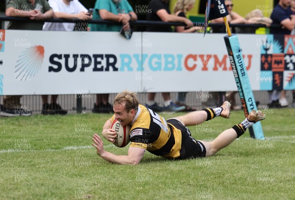 180525 - Ebbw Vale  v Newport RFC, Super Rygbi Cymru Grand Final - Carwyn Penny of Newport dives in to score try