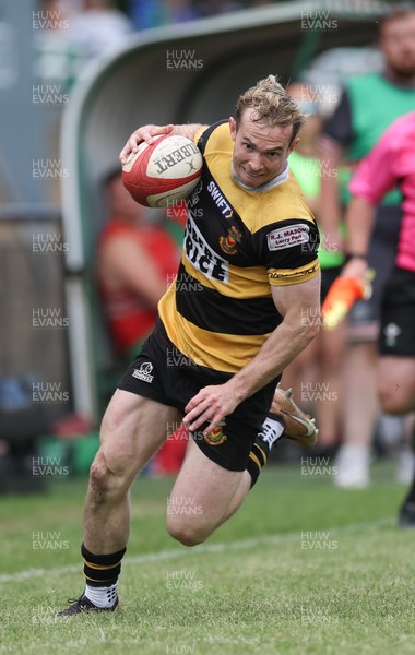 180525 - Ebbw Vale  v Newport RFC, Super Rygbi Cymru Grand Final - Carwyn Penny of Newport breaks away to score try