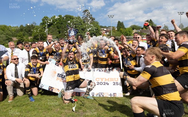 180525 - Ebbw Vale  v Newport RFC, Super Rygbi Cymru Grand Final - Newport captain Ben Roach lifts the Super Rygbi Cymru trophy after the victory over Ebbw Vale