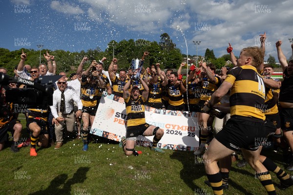 180525 - Ebbw Vale  v Newport RFC, Super Rygbi Cymru Grand Final - Newport captain Ben Roach lifts the Super Rygbi Cymru trophy after the victory over Ebbw Vale