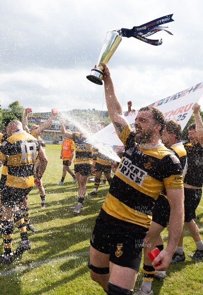 180525 - Ebbw Vale  v Newport RFC, Super Rygbi Cymru Grand Final - Newport captain Ben Roach lifts the Super Rygbi Cymru trophy after the victory over Ebbw Vale