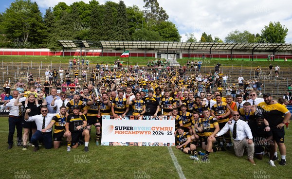 180525 - Ebbw Vale  v Newport RFC, Super Rygbi Cymru Grand Final - Newport Players celebrate with their fans