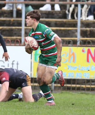 040426 - Ebbw Vale v RGC - Super Rygbi Cymru (SRC) - Morgan Rees of Ebbw Vale makes a break
