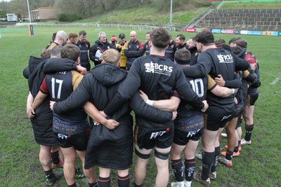 040426 - Ebbw Vale v RGC - Super Rygbi Cymru (SRC) - RGC gather in the huddle
