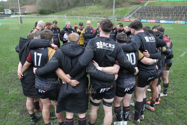 040426 - Ebbw Vale v RGC - Super Rygbi Cymru (SRC) - RGC gather in the huddle