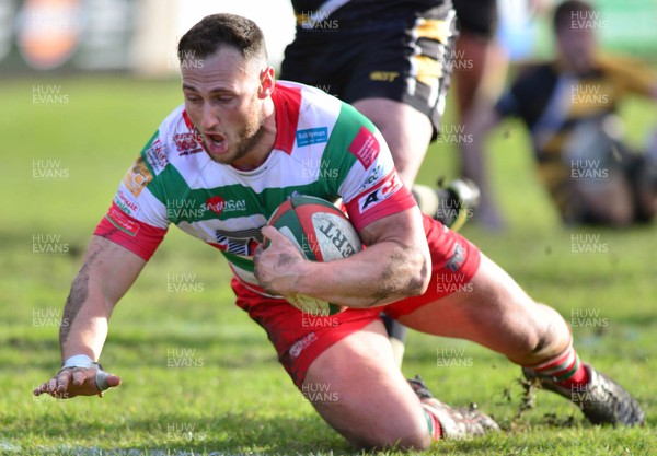 280117 - Ebbw Vale v Skewen-National Cup round 1-Ebbw's Nathan Preece dives over for a try