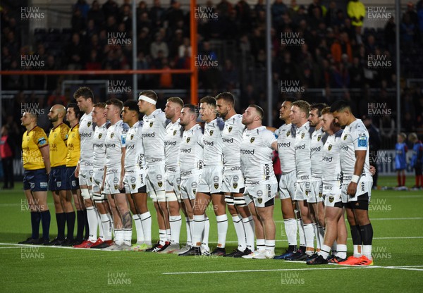 170922 - Edinburgh Rugby v Dragons RFC - United Rugby Championship - Dragons RFC players stand for a minute's silence before kick off in remembrance and respect following the passing of Her Majesty Queen Elizabeth II