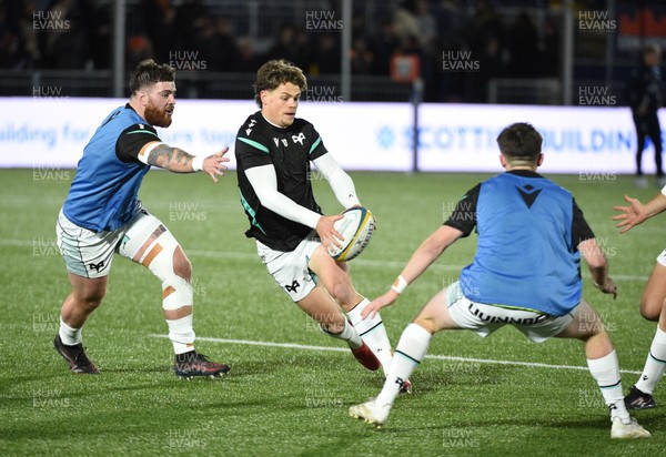 291125 - Edinburgh Rugby v Ospreys - United Rugby Championship - Ospreys players during the warm up