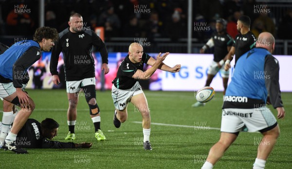 291125 - Edinburgh Rugby v Ospreys - United Rugby Championship - Ospreys players during the warm up