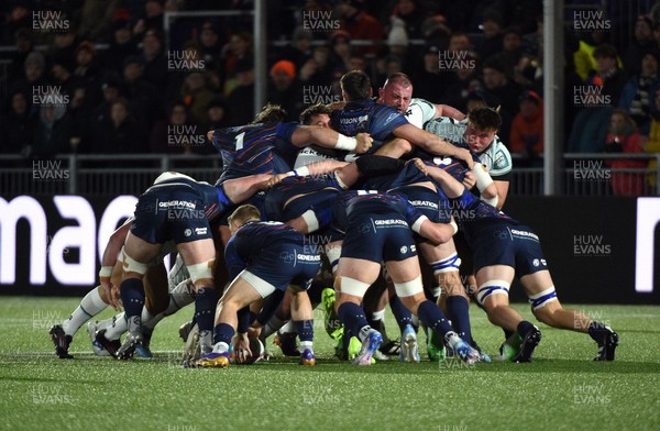 291125 - Edinburgh Rugby v Ospreys - United Rugby Championship - Pressure builds in the front rows as both packs break up